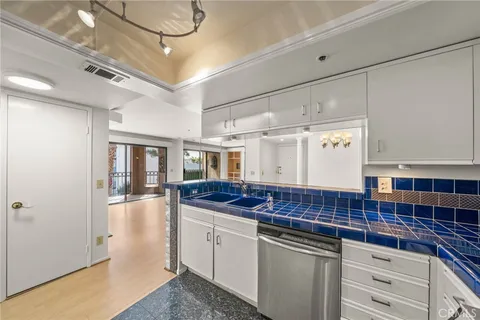 $599,900 | 35 Linden, Unit 302, Long Beach, CA 90802