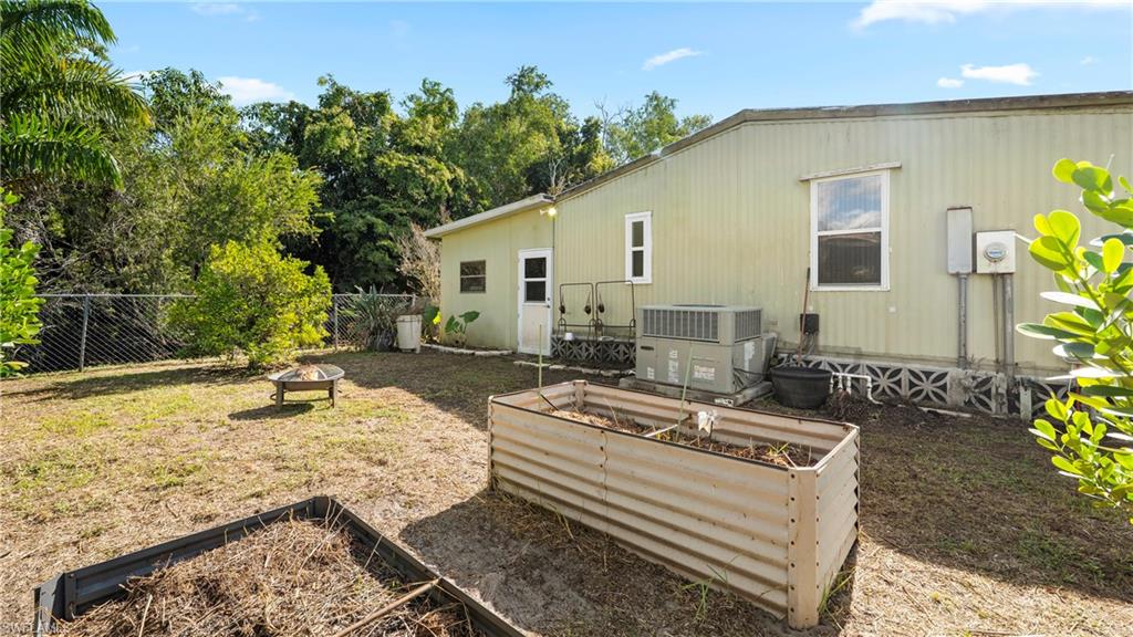 101 Sugarloaf Lane Naples, FL 34114 - Photo 25 of 38