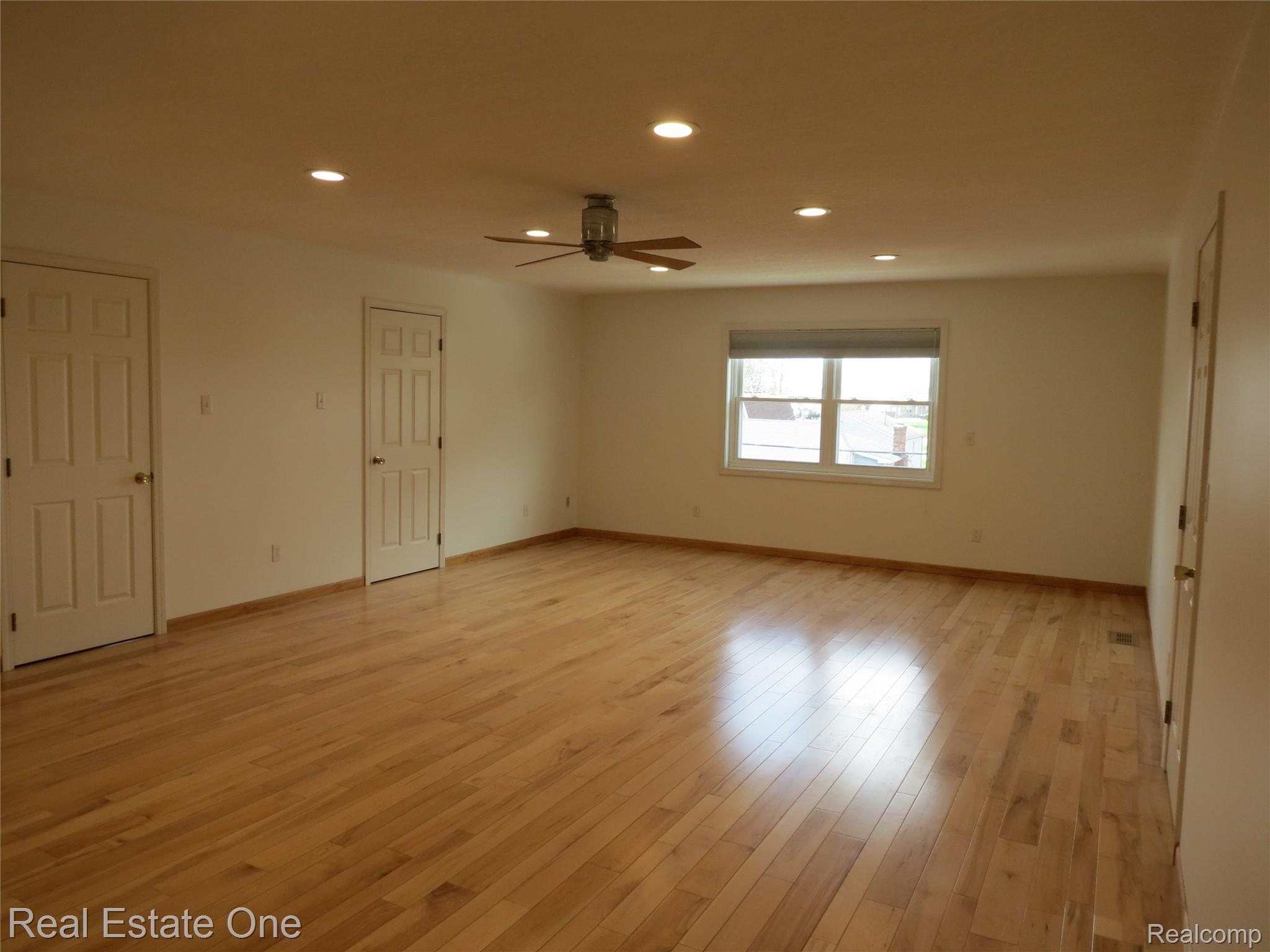 4583 Allen Cove Road Luna Pier, MI 48157 - Photo 42 of 50 2nd floor 27" x 17" entertaining/family bonus room.