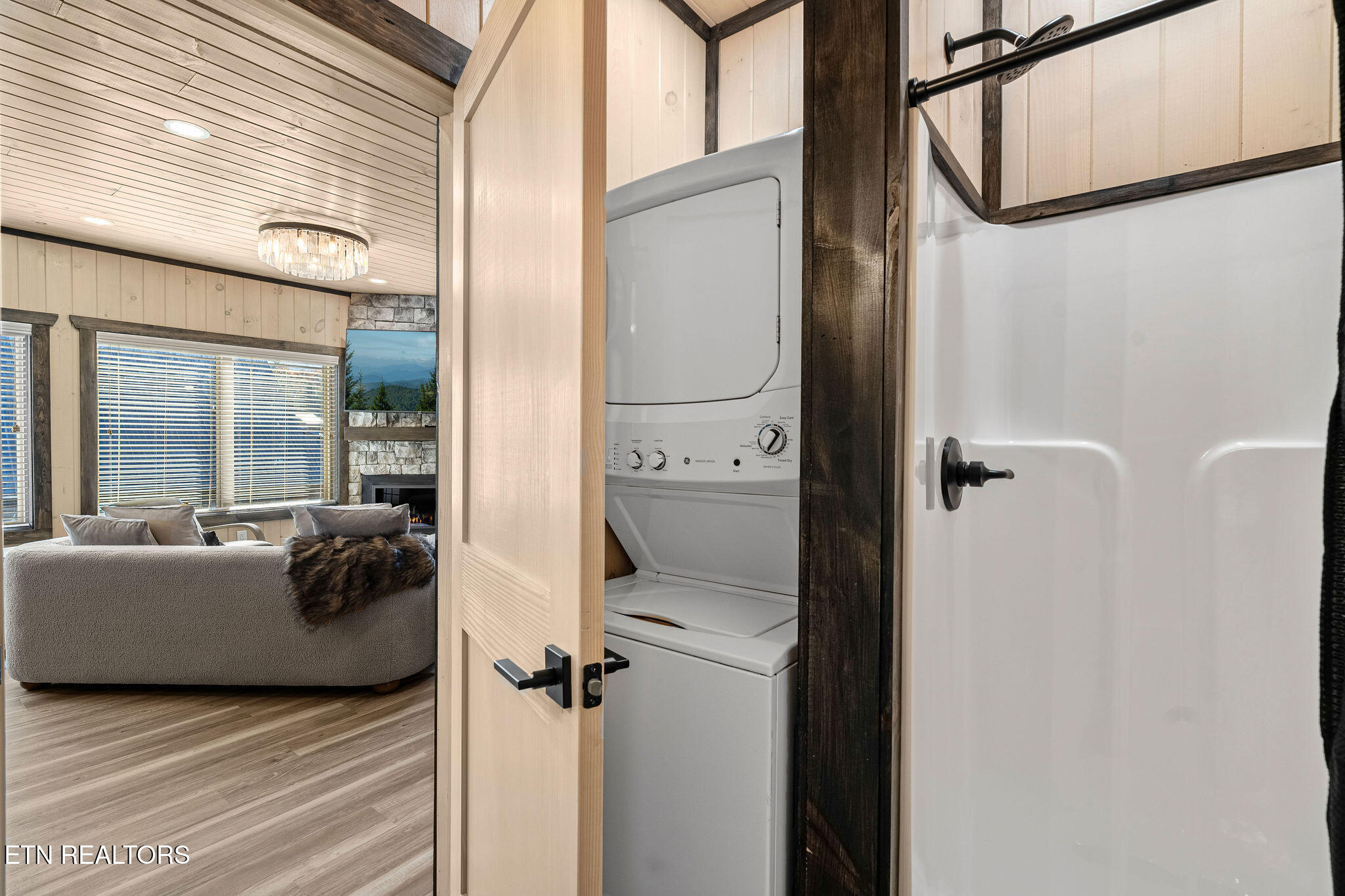 593 Warbonnet Way Pigeon Forge, TN 37863 - Photo 15 of 45 DSC08796-HDR