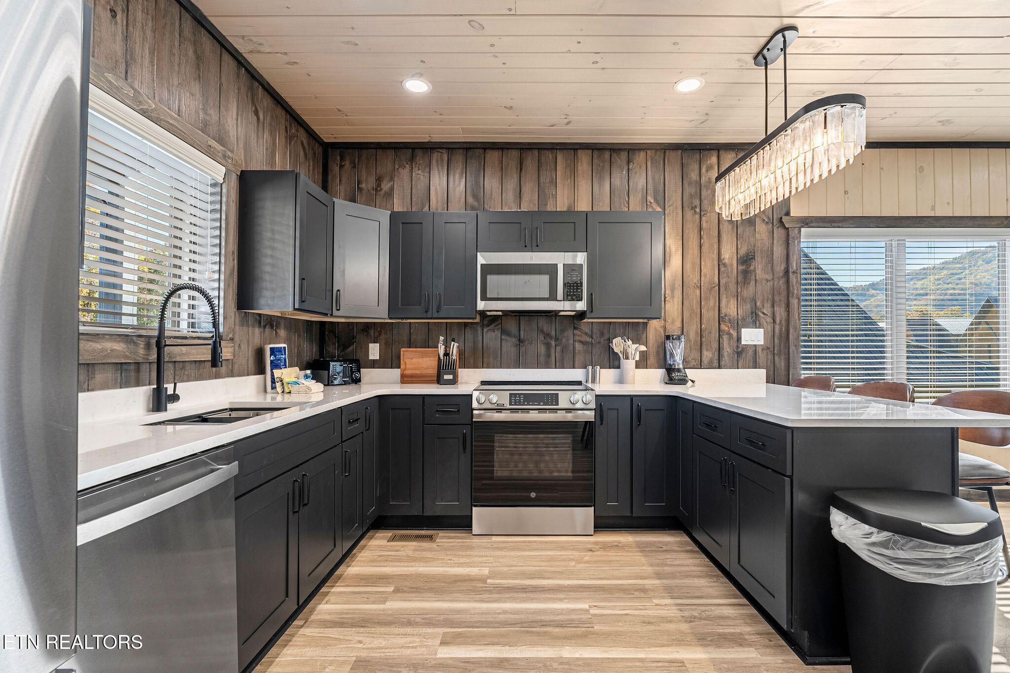 593 Warbonnet Way Pigeon Forge, TN 37863 - Photo 5 of 45 DSC08741-HDR