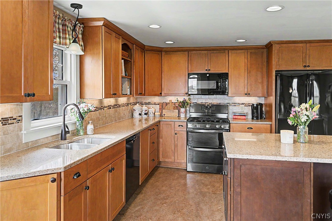 3251 Rose Hill Road Marcellus, NY 13152 - Photo 4 of 42