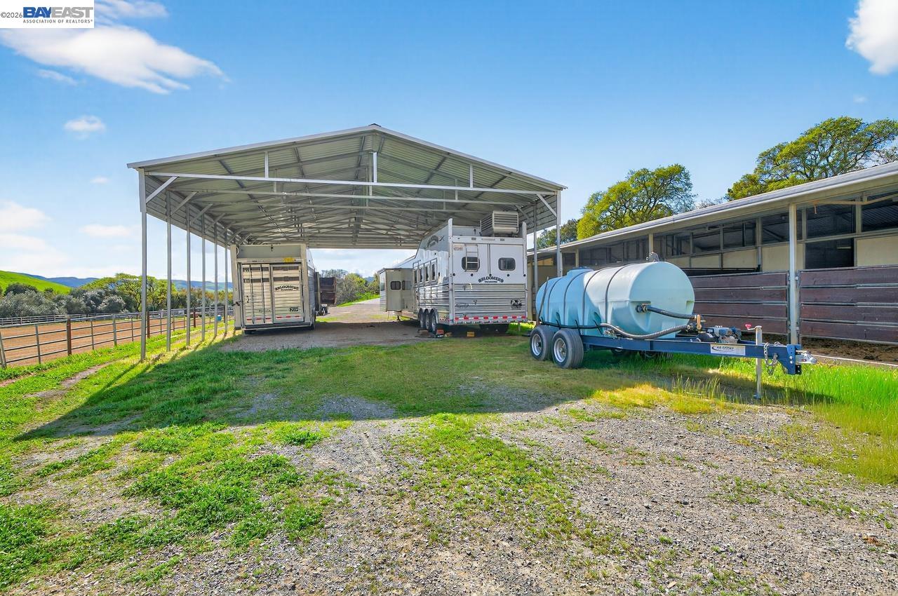 10700 Foothill Road Sunol, CA 94586 - Photo 12 of 54