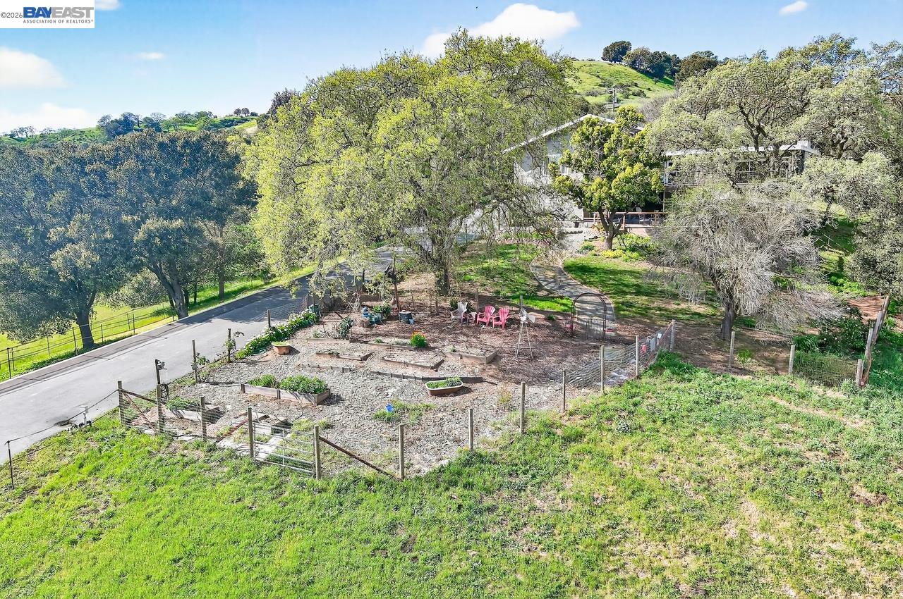 10700 Foothill Road Sunol, CA 94586 - Photo 16 of 54