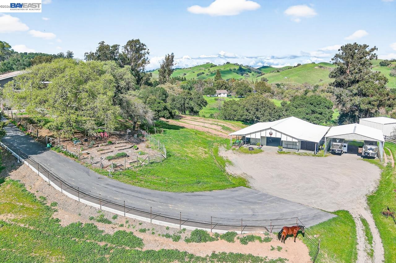 10700 Foothill Road Sunol, CA 94586 - Photo 21 of 54