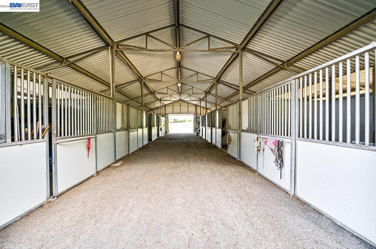 10700 Foothill Road Sunol, CA 94586 - Photo 7 of 54