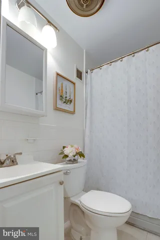 $2,100 | 4415 Briarwood Court North, Unit 53, Annandale, VA 22003