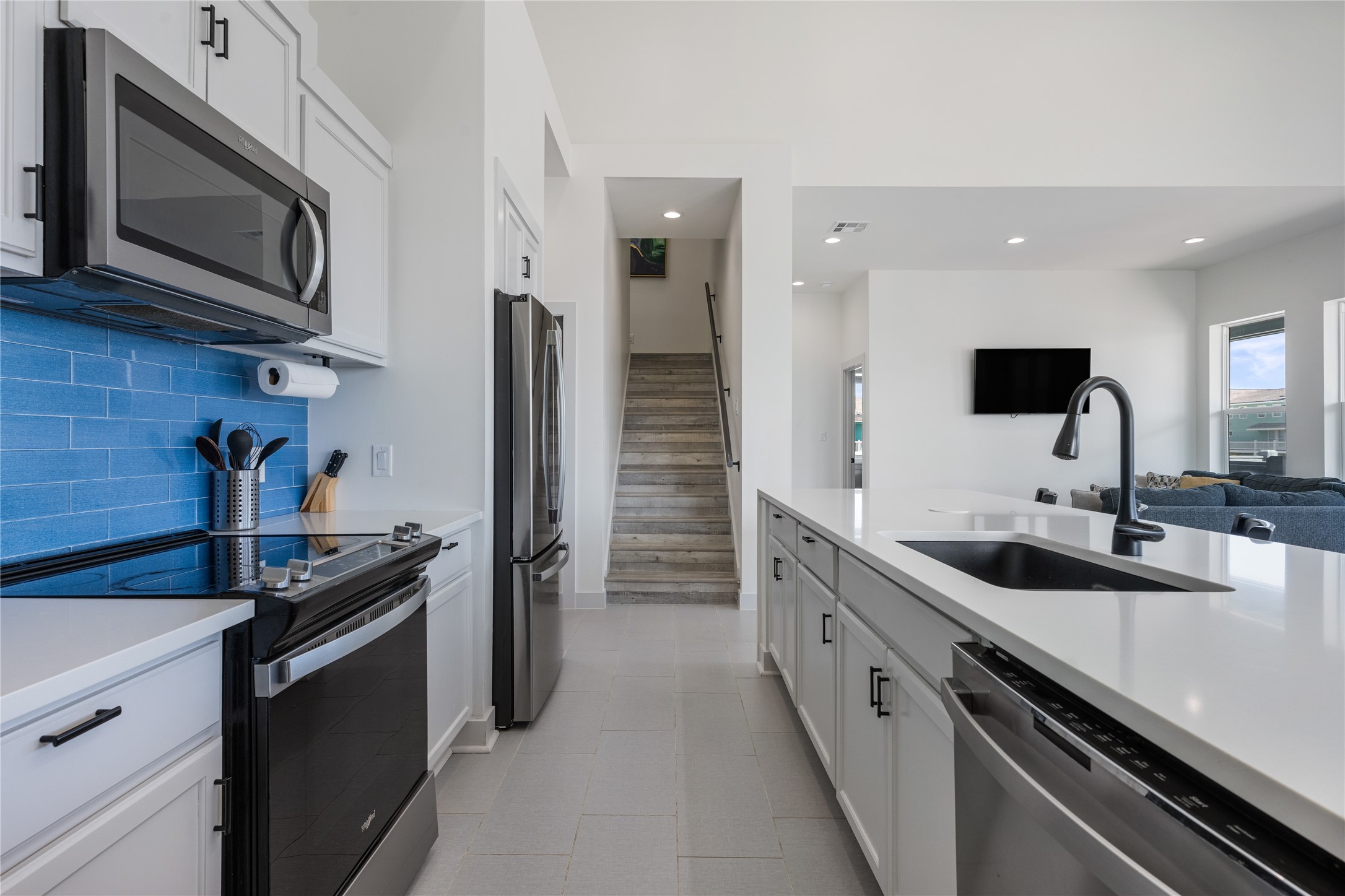 3841 Biscayne Beach Road Crystal Beach, TX 77650 - Photo 21 of 47 Gallery Image 21
