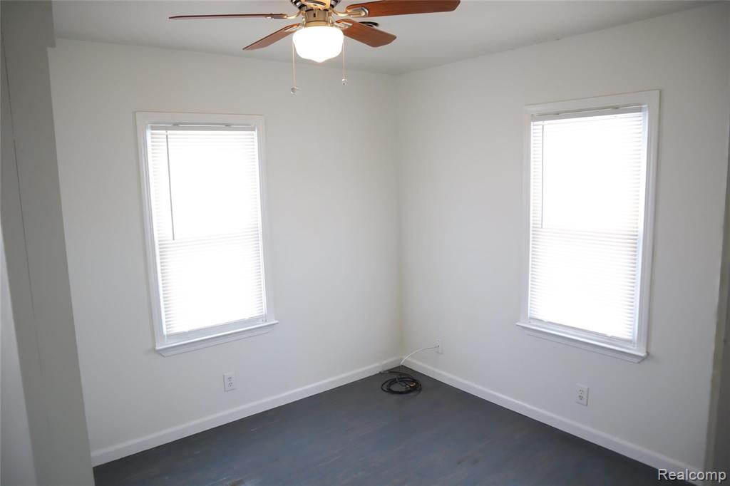 1230 Hemphill Road Burton, MI 48529 - Photo 13 of 18