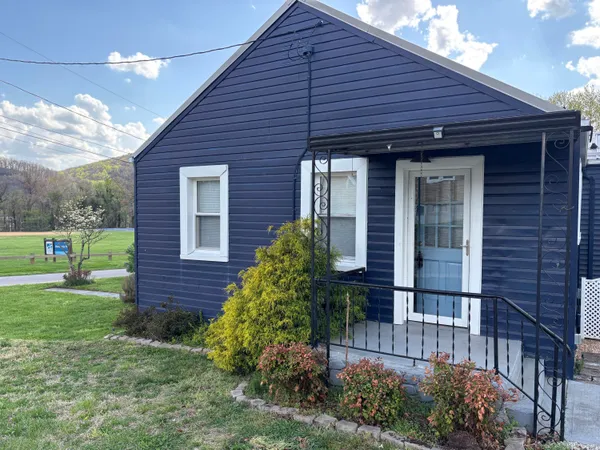 $1,550 | 950 Morgan Avenue Southeast, Roanoke, VA 24013