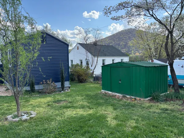 $1,550 | 950 Morgan Avenue Southeast, Roanoke, VA 24013