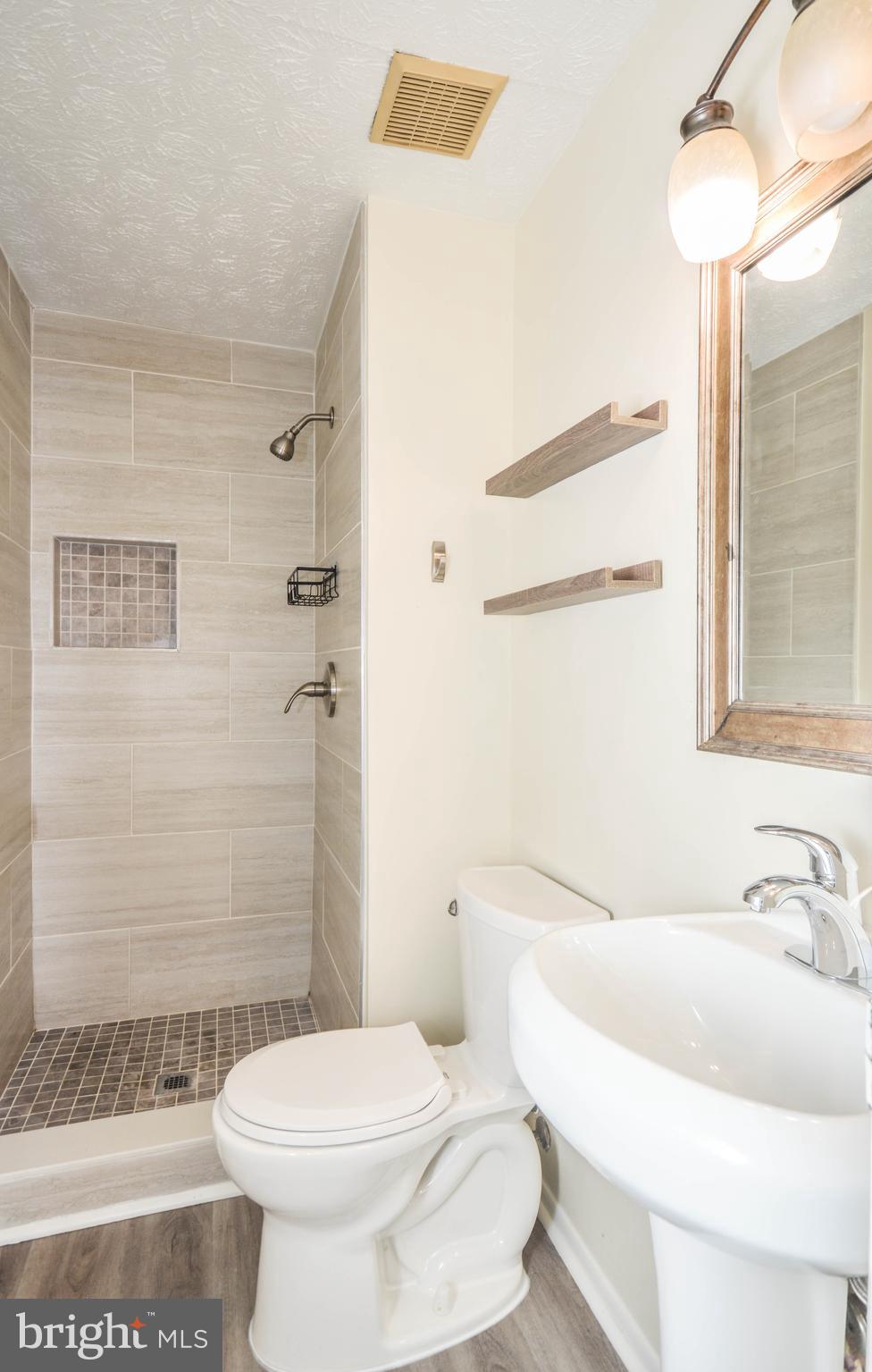 14550 Farmcrest Place Silver Spring, MD 20905 - Photo 15 of 27