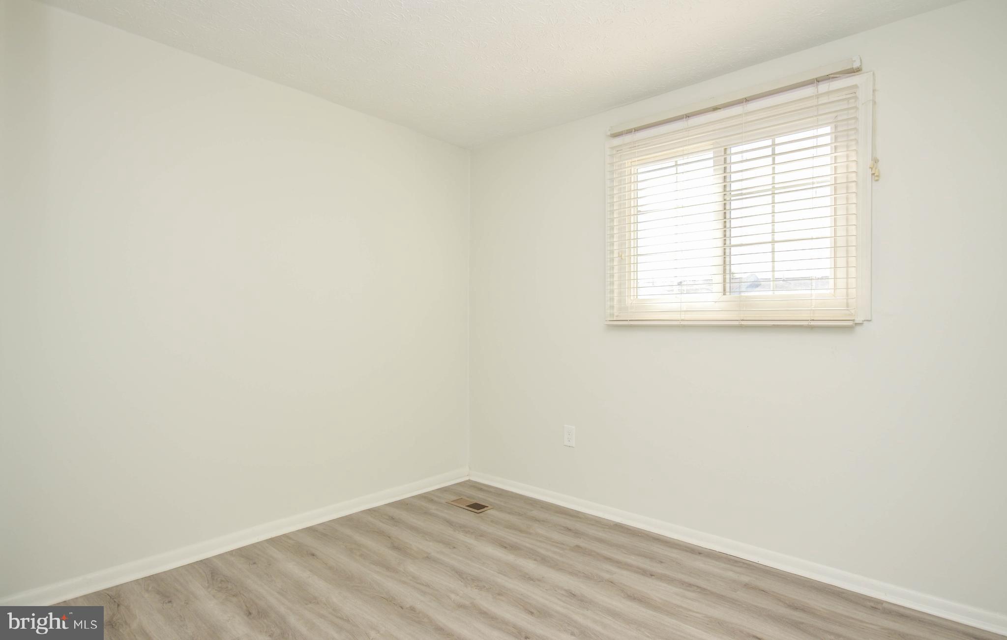 14550 Farmcrest Place Silver Spring, MD 20905 - Photo 16 of 27