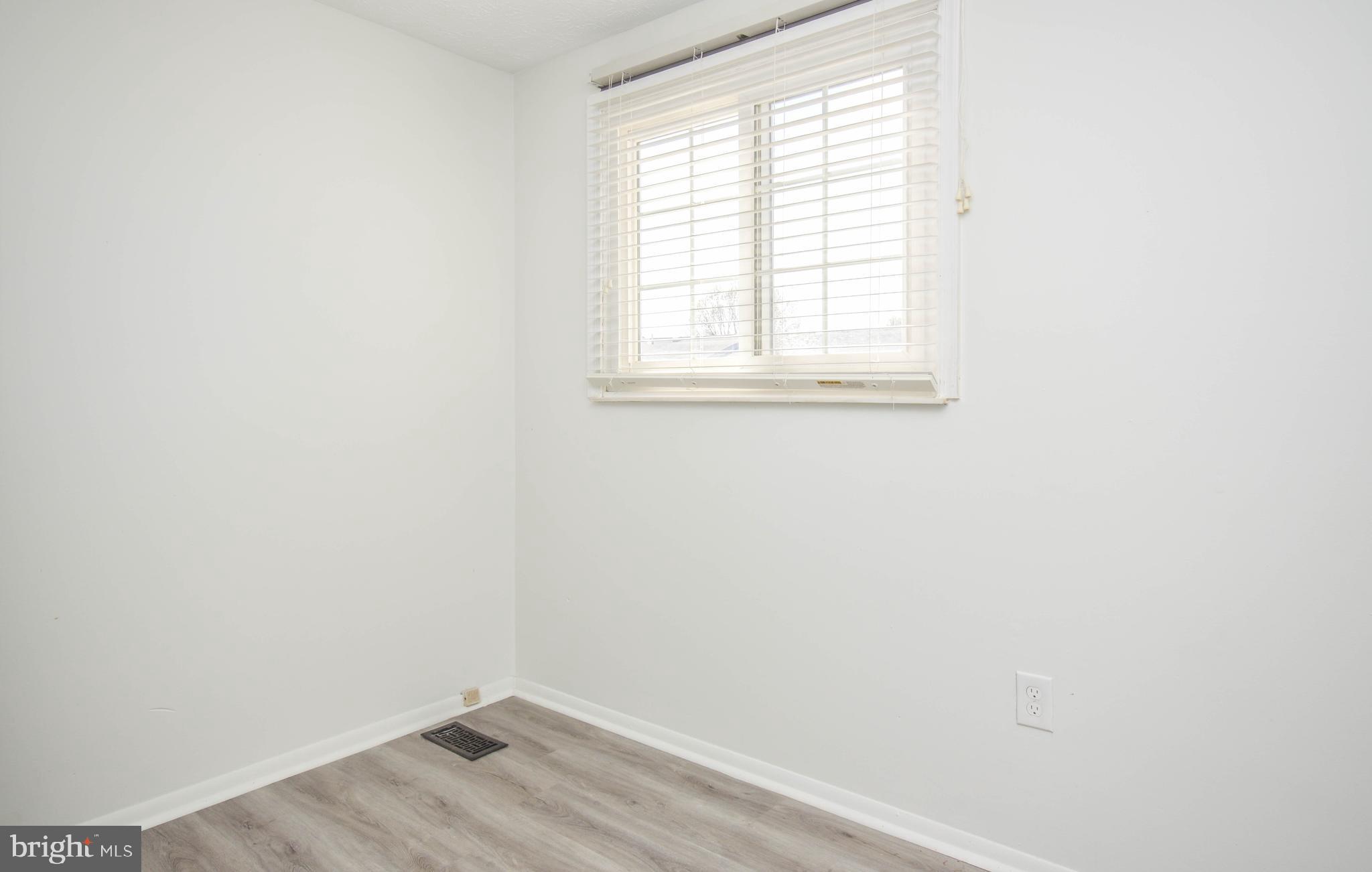 14550 Farmcrest Place Silver Spring, MD 20905 - Photo 18 of 27