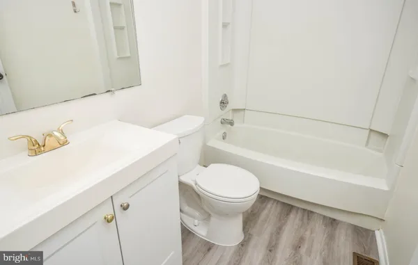 $2,400 | 14550 Farmcrest Place, Silver Spring, MD 20905