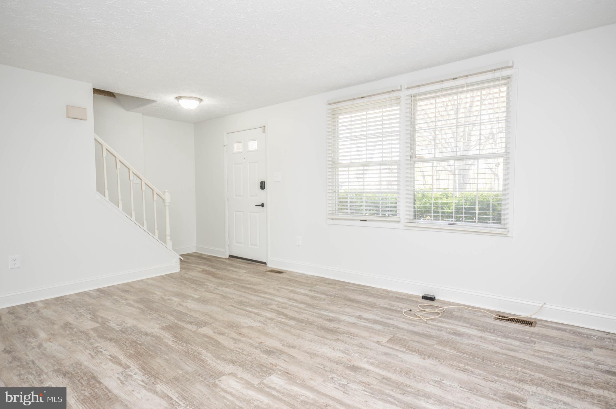 14550 Farmcrest Place Silver Spring, MD 20905 - Photo 2 of 27