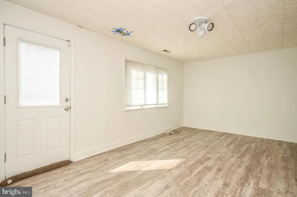 $2,400 | 14550 Farmcrest Place, Silver Spring, MD 20905