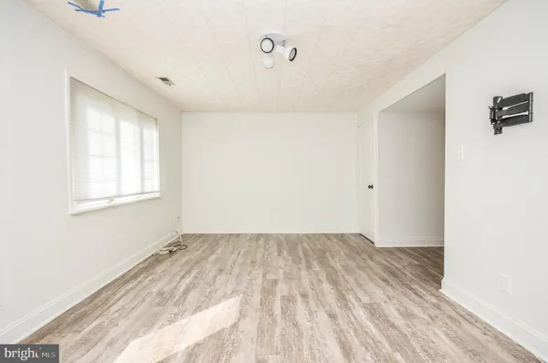 $2,400 | 14550 Farmcrest Place, Silver Spring, MD 20905