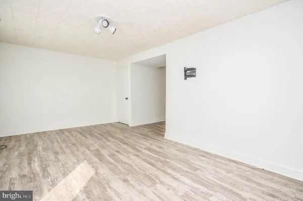 $2,400 | 14550 Farmcrest Place, Silver Spring, MD 20905