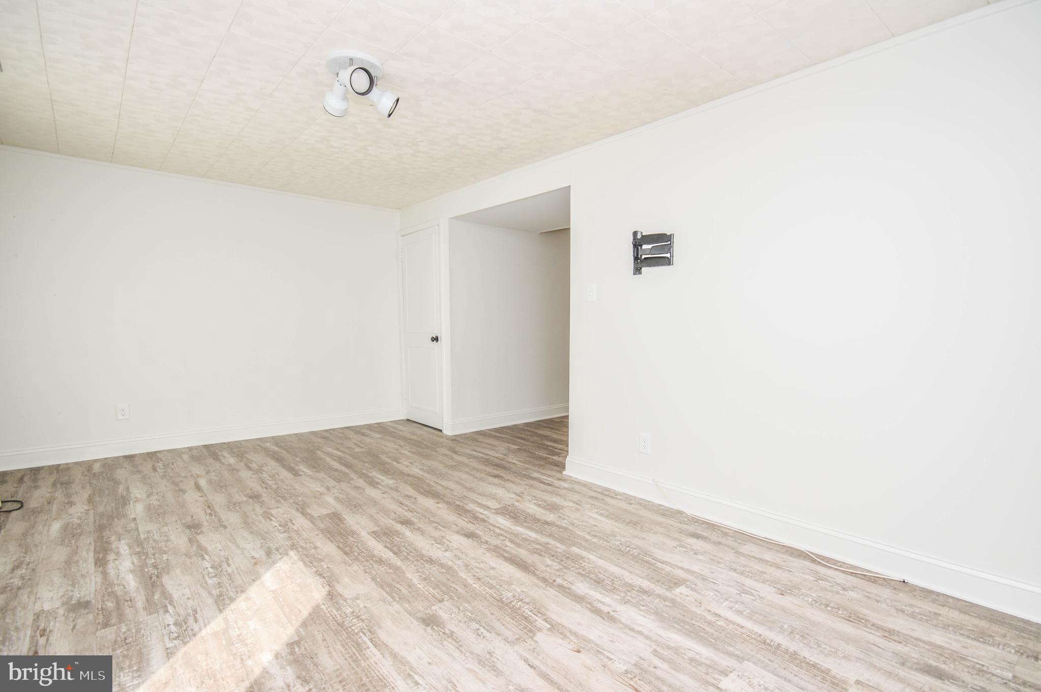 14550 Farmcrest Place Silver Spring, MD 20905 - Photo 23 of 27