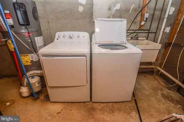 $2,400 | 14550 Farmcrest Place, Silver Spring, MD 20905