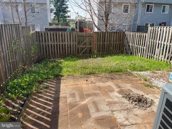 $2,400 | 14550 Farmcrest Place, Silver Spring, MD 20905