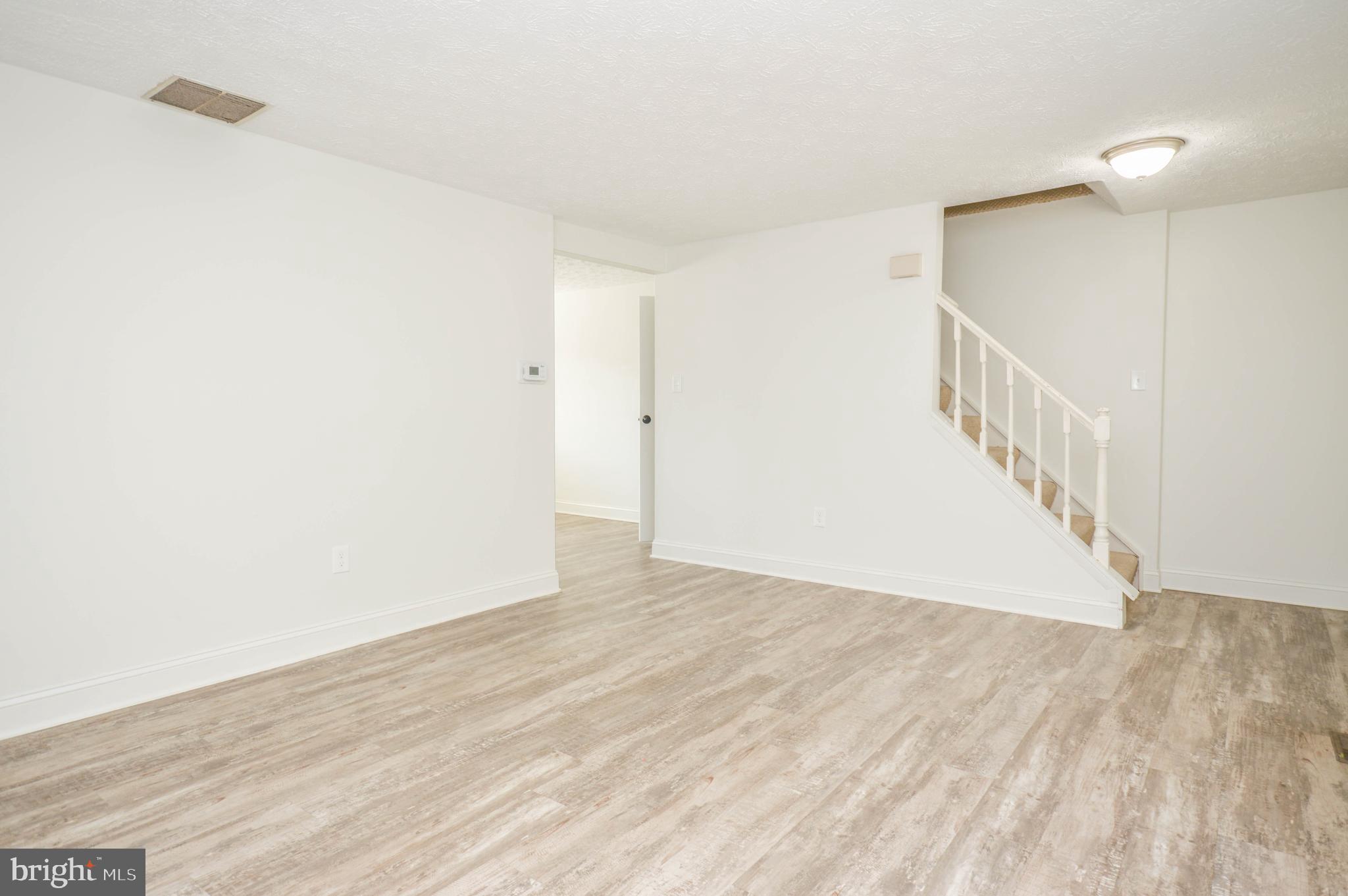 14550 Farmcrest Place Silver Spring, MD 20905 - Photo 4 of 27