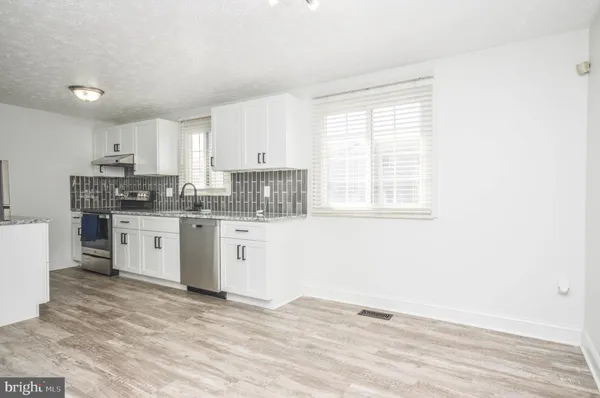 $2,400 | 14550 Farmcrest Place, Silver Spring, MD 20905