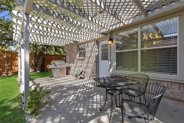 $399,880 | 1213 Greendale Drive, Bedford, TX 76022