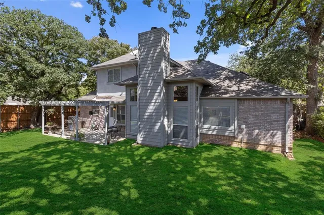 $399,880 | 1213 Greendale Drive, Bedford, TX 76022