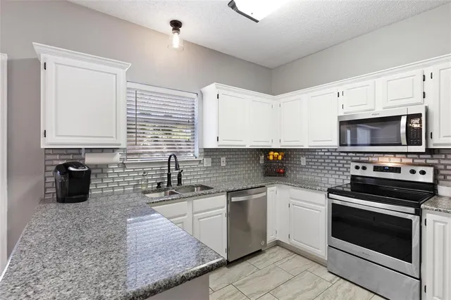 $399,880 | 1213 Greendale Drive, Bedford, TX 76022