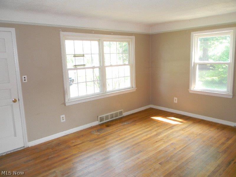 24535 Maple Ridge Road North Olmsted, OH 44070 - Photo 3 of 18 Gallery Image 3
