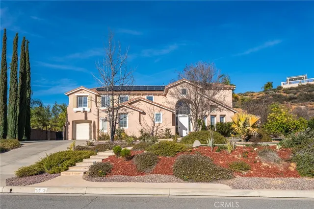 $1,595,000 | 952 Creek View Lane, Redlands, CA 92373
