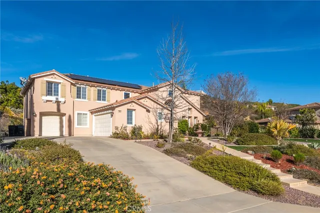 $1,595,000 | 952 Creek View Lane, Redlands, CA 92373