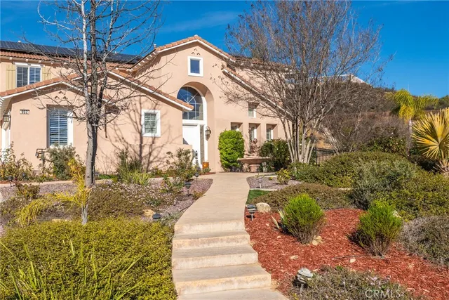 $1,595,000 | 952 Creek View Lane, Redlands, CA 92373