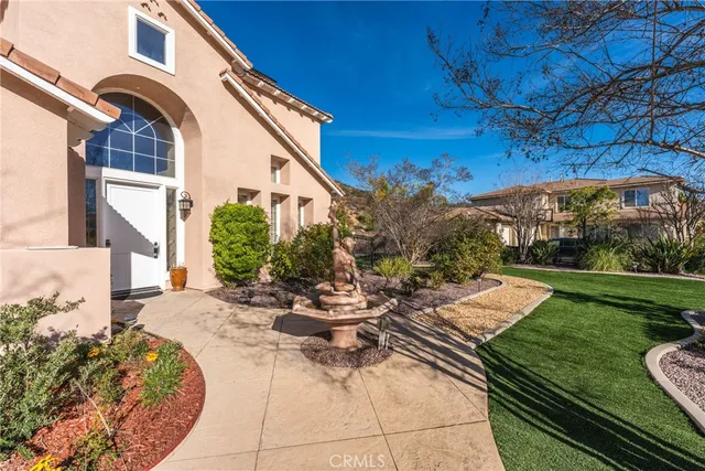 $1,595,000 | 952 Creek View Lane, Redlands, CA 92373