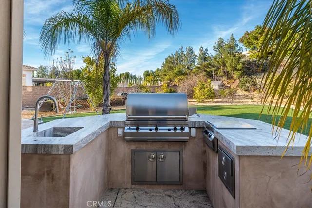 $1,595,000 | 952 Creek View Lane, Redlands, CA 92373