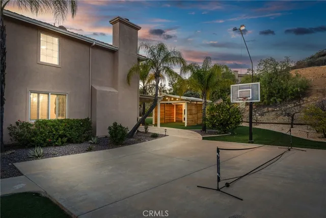 $1,595,000 | 952 Creek View Lane, Redlands, CA 92373