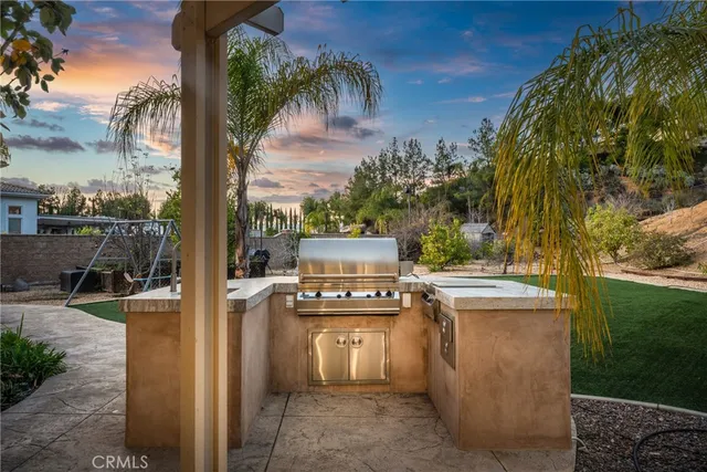 $1,595,000 | 952 Creek View Lane, Redlands, CA 92373