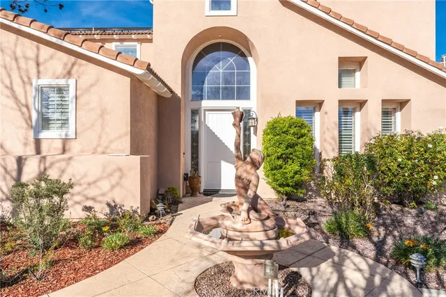 $1,595,000 | 952 Creek View Lane, Redlands, CA 92373