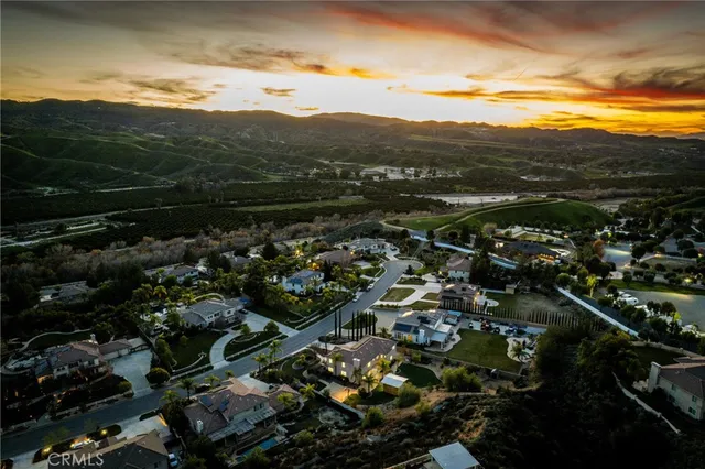 $1,595,000 | 952 Creek View Lane, Redlands, CA 92373