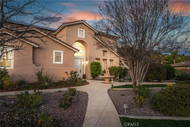 $1,595,000 | 952 Creek View Lane, Redlands, CA 92373