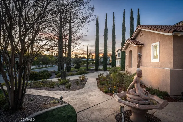 $1,595,000 | 952 Creek View Lane, Redlands, CA 92373