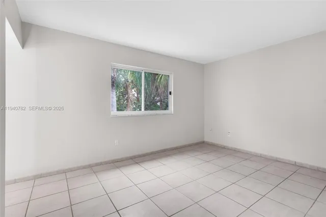 $998,000 | 50 Ocean Ln Drive, Unit 108, Key Biscayne, FL 33149