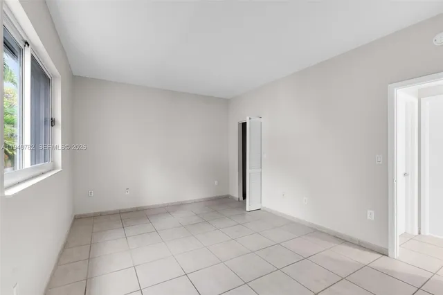 $998,000 | 50 Ocean Ln Drive, Unit 108, Key Biscayne, FL 33149