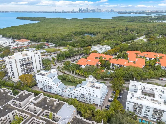 $998,000 | 50 Ocean Ln Drive, Unit 108, Key Biscayne, FL 33149
