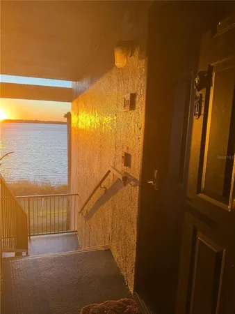 a view of entryway with a door