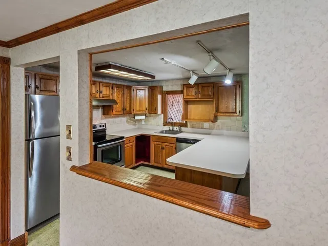 $472,500 | 15 Priscilla Lane, Charlton, MA 01507