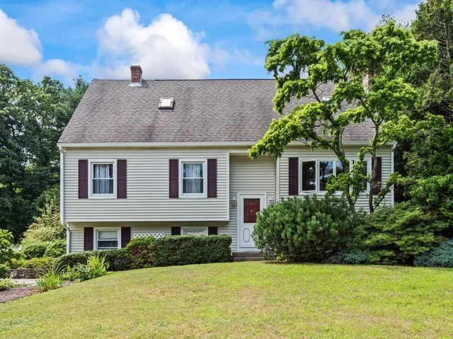 $472,500 | 15 Priscilla Lane, Charlton, MA 01507