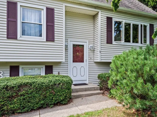 $472,500 | 15 Priscilla Lane, Charlton, MA 01507